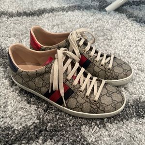 Gucci Women’s Ace GG Supreme Low Top Sneakers - Size 8